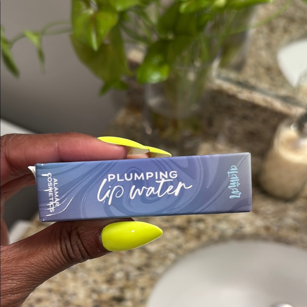 Alamar Plumping Lip Gloss Water